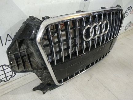 Решетка радиатора Audi Q3 8U