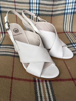 Босоножки кожаные