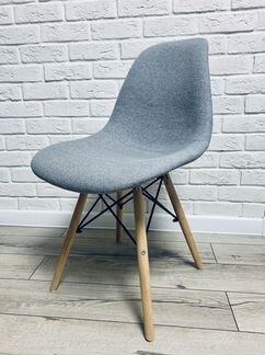 Стул с мягким тканевым сидением