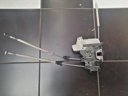 Замок задней правой двери Kia Soul 2014