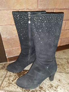 Зимние замшевые сапоги со стразами