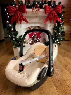 2 Автокресла Maxi-Cosi и База Isofix для них