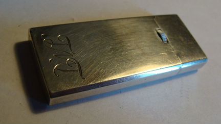 Зажигалка серебряная старинная газовая