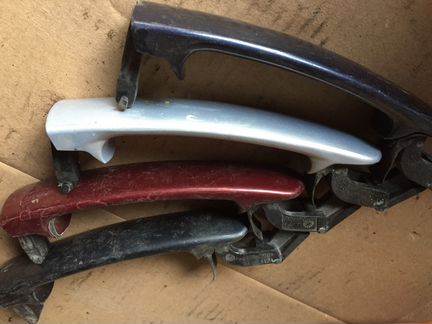 Ручка дверная внешняя вцвет 3B0837207 vw passat b5
