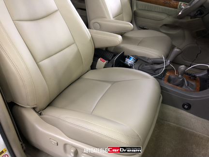 Передние кожаные сиденья Lexus GX470