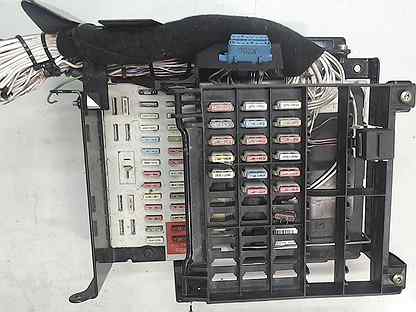 Блок предохранителей man tgs. Реле и предохранители ман. Предохранители и реле ман тгс. Блок предохранителей ман л2000. Реле и предохранители ман.