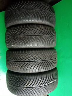 215/50 R17 зимние нешипованные Vector4season Goody