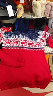 Свитер с оленями реглан