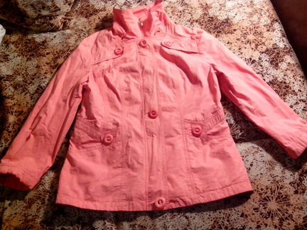 Отличная курточка-ветровка