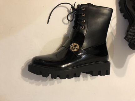 Сапоги с символикой moschino 33 34 36