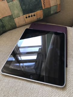 iPad первого поколения