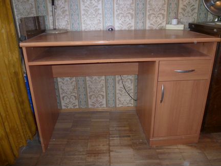 Стол письменный однотумбовый