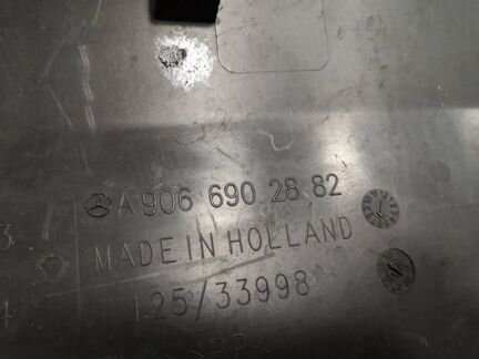 Молдинг крыла задний правый Mercedes-Benz Sprinter