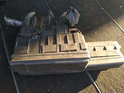 Блок предохранителей Toyota Avensis 1997-2003 г.в