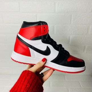 Кроссовки Nike Air Jordan 1