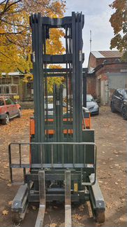 Штабелер бу самоходный,ричтрак бу,погрузчик на 7,5