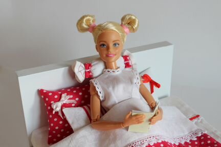 Постельное белье для кукол (красное)