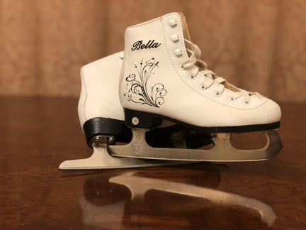 Коньки фигурные, 31