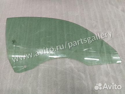 Стекло двери правое переднее Mercedes-Benz AMG GT