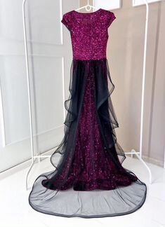 Платье на Новый год разные размеры и цвета