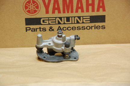 Суппорт передний правый для Yamaha Grizzly