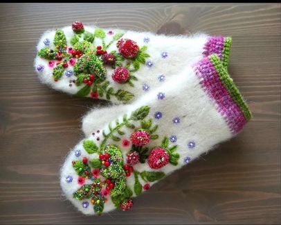 Зимние варежки из натуральной шерсти Лесные ягоды