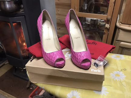 Туфли бу christian louboutin