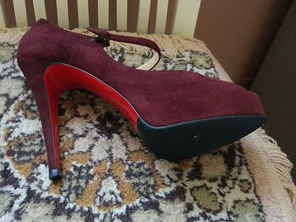 Louboutin Туфли