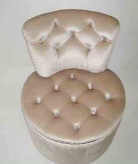 Пуфики, вешалки