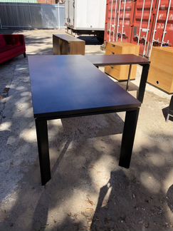Стол угловой чёрный