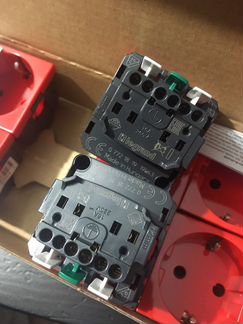 Legrand 077218 модуль розетки 2к+3