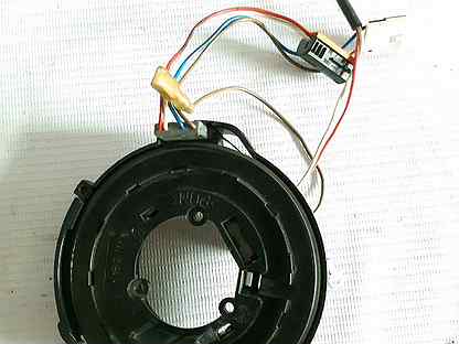 Подрулевой шлейф е39. Подрулевой шлейф е39. Подрулевой шлейф е39 дорестайл. Подрулевой шлейф е39. Шлейф руля бмв е39.