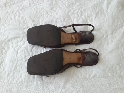 Босоножки TJcollection кожа б/у р-р 40