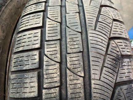 Четыре шины 225 50 R17 Pirelli Winter 210 износ 25